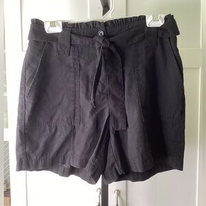 Nine West Black Paperbag Shorts, size Small
